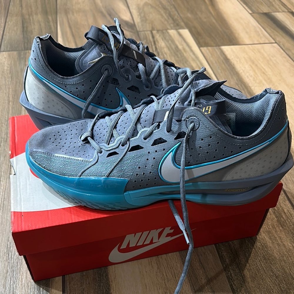 Nike Men's Gray and Blue Athletic Shoes